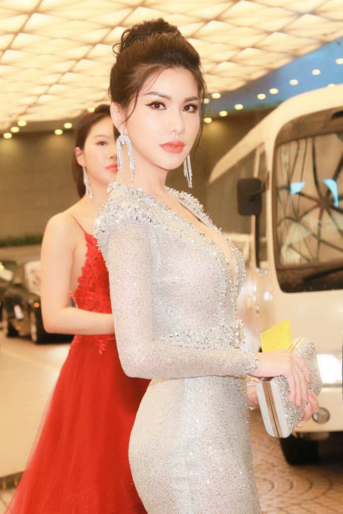 Hoa hậu Loan Vương xinh đẹp, gợi cảm