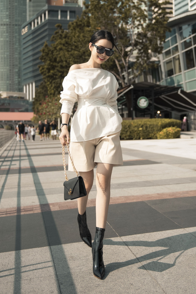 Hoa hậu Huỳnh Vy xinh đẹp với bộ ảnh streetstyle &ldquo;lạc lối&rdquo; ở Singapore