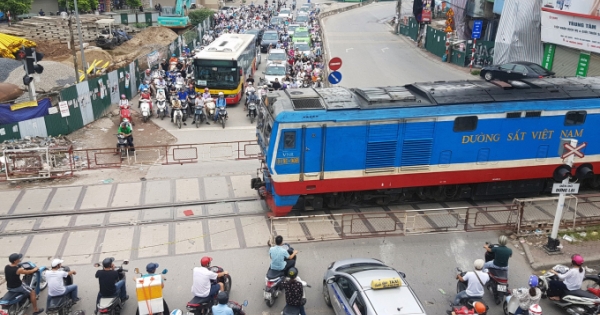 Thủ tướng Nguyễn Xuân Phúc yêu cầu trình phương án kinh phí bảo trì đường sắt