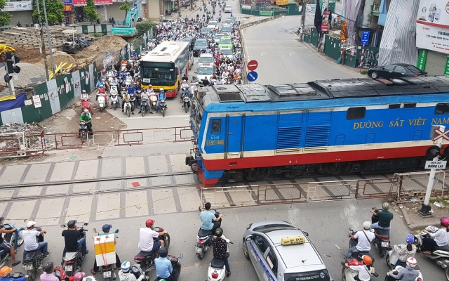 Thủ tướng Nguyễn Xuân Phúc yêu cầu trình phương án kinh phí bảo trì đường sắt