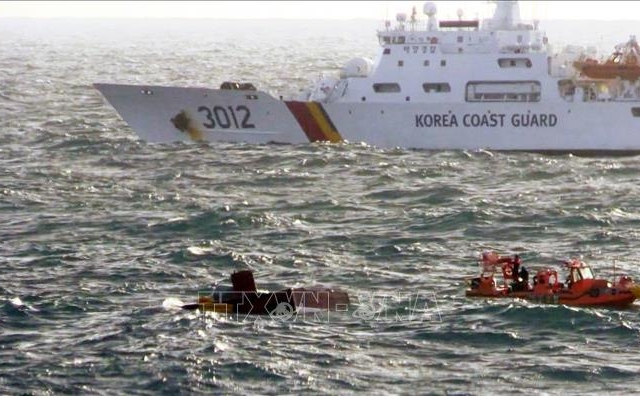 5 người Việt mất tích trong vụ cháy tàu ngoài khơi đảo Jeju của Hàn Quốc