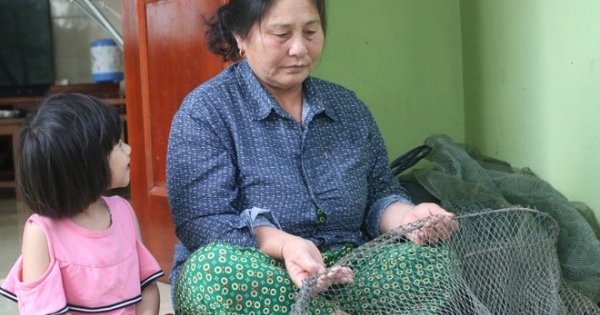 Người phụ nữ 40 năm vớt xác trên dòng Lam
