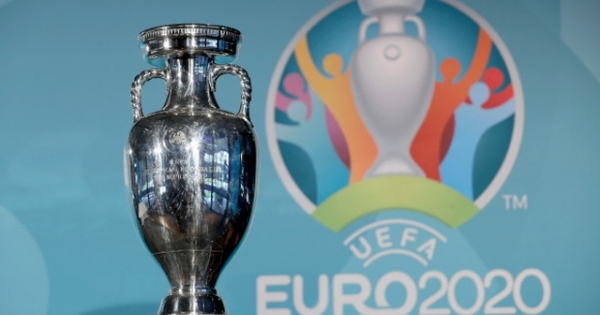Chính thức hoãn Euro 2020