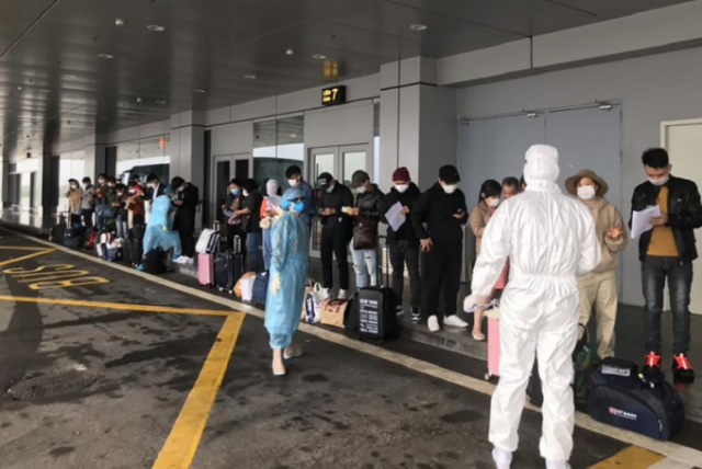 Quảng Ninh: Vân Đồn đón gần 100 công dân trở về từ Nhật Bản