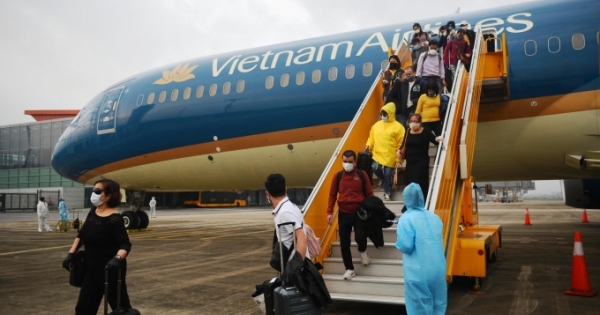 Hơn 500 người Việt từ tâm dịch Châu Âu về sân bay Vân Đồn