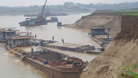 Phú Thọ: Dừng toàn bộ hoạt động khai thác cát, sỏi trên sông Lô từ ngày 25/3