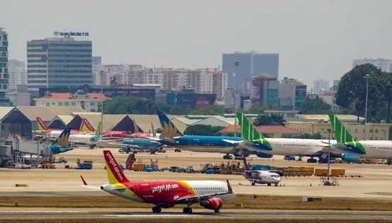 Bộ GTVT yêu cầu dừng tối đa chuyến bay đi/đến Hà Nội, TP HCM