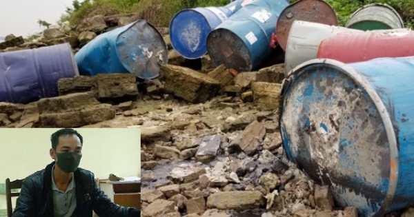 Khởi tố, bắt tạm giam đối tượng đổ trộm nhiều thùng phuy hóa chất độc hại xuống sông Hồng