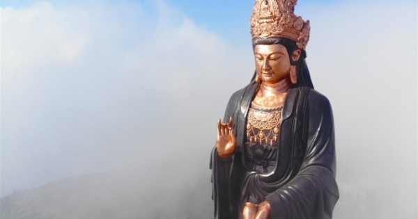 Những điều thú vị về tượng Phật Bà bằng đồng cao nhất Châu Á trên đỉnh núi Bà Đen