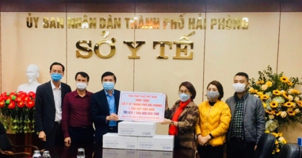 Báo PLVN cùng công ty Gia Phát Hưng trao tặng Hải Phòng hơn 01 tỷ đồng tiền sữa hỗ trợ chống dịch