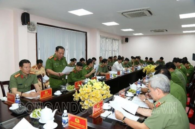 Đại tá Lê Quang Nhân, PGĐ Công an tỉnh báo cáo kết quả nổi bật từ đầu năm 2021 đến nay.
