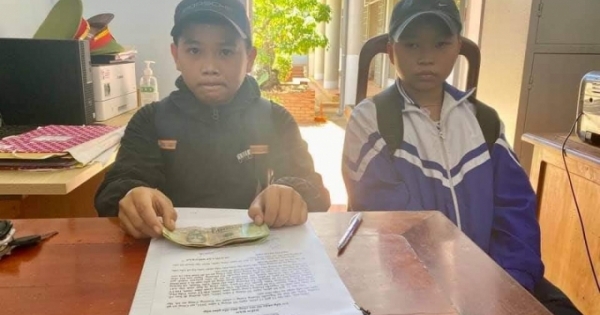 Đắk Lắk: 2 học sinh Trường THCS Nguyễn Tri Phương không tham của rơi
