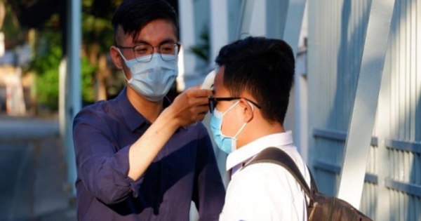 Hà Nội và TP Hồ Chí Minh: Rà soát trường hợp ưu tiên tiêm vaccine Covid-19
