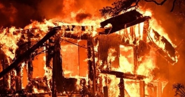 Nghệ An: Nghịch tử châm lửa đốt nhà thành tro vì mẹ không cho tiền