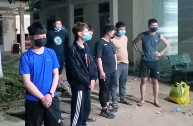 Bắt 9 người Trung Quốc nhập cảnh trái phép để sang Campuchia ở Bình Phước