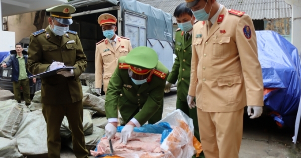 Thu giữ 3,3 tấn nầm lợn xuất hiện nấm mốc trên tuyến Lạng Sơn - Bắc Giang