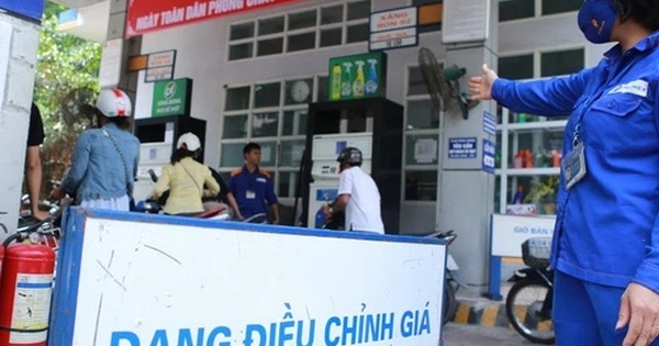 Tin kinh tế 7AM: Giá xăng dầu có thể tăng mạnh hôm nay; Một hãng hàng không Việt tuyên bố giải thể