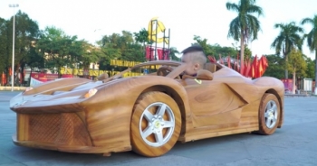 [Clip]: Sửng sốt với chiếc Bugatti Centodieci mini bằng gỗ của anh thợ Việt