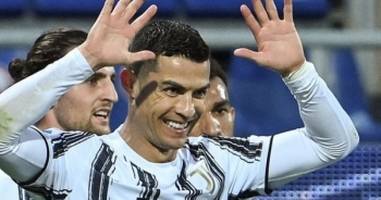 Ronaldo lập hat-trick chớp nhoáng, Juventus đại thắng rực rỡ