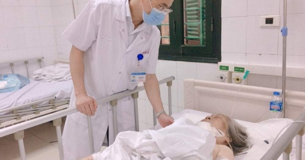 Hà Nội: Cụ bà 87 tuổi nhập viện trong tình trạng nguy kịch sau khi bị chó Bully tấn công