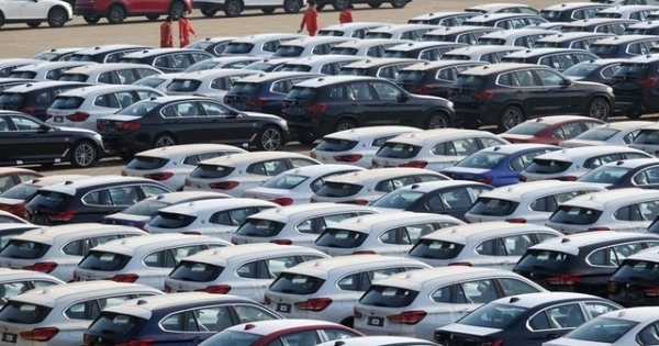 Ô tô nhập về Việt Nam tăng sốc, thị trường xe hơi sắp "nóng" trở lại?