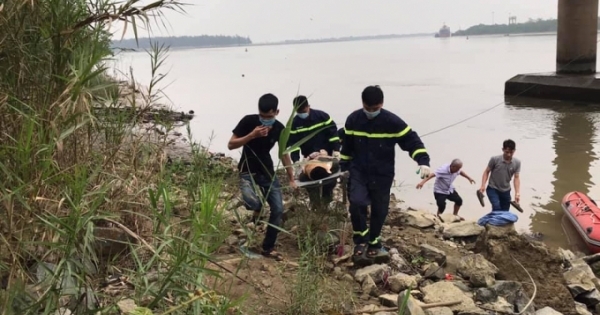 Thi thể người đàn ông được tìm thấy trên sông Lam cách vị trí nhảy cầu khoảng 300m