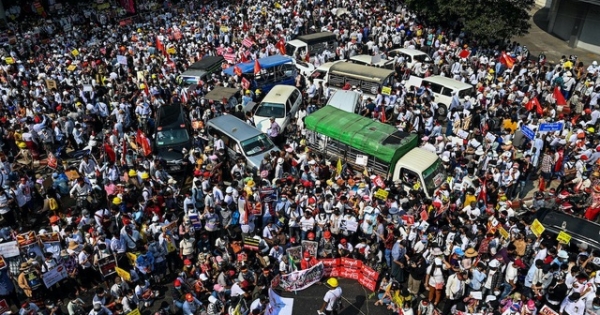 "Bão" biểu tình nóng trở lại tại Myanmar, 4 người thiệt mạng