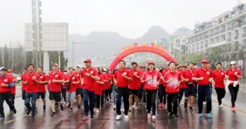 Gần 1.500 người hưởng ứng Ngày chạy Olympic vì sức khỏe toàn dân