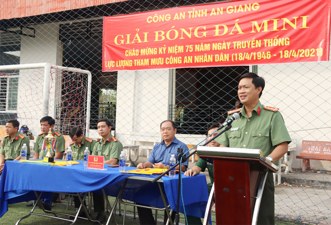 Đại tá Nguyễn Nhật Trường, Phó Giám đốc Công an tỉnh phát biểu khai mạc
