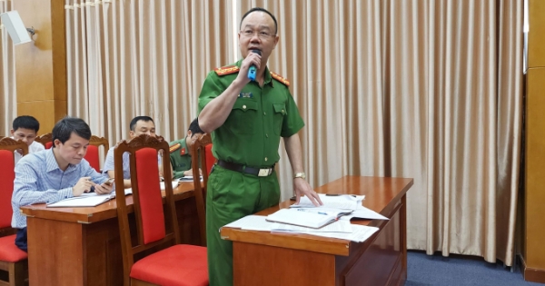 Phó giám đốc Công an tỉnh Bắc Giang: “Sẽ xử lý nghiêm những cán bộ chiến sĩ nào bảo kê cho xe quá tải!”