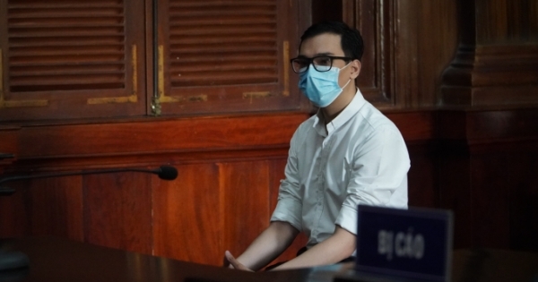 Nam tiếp viên hàng không Vietnam Airlines lãnh 2 năm tù treo vì làm lây lan COVID-19