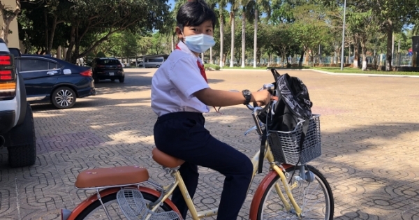 Báo Pháp luật Việt Nam trao tặng 100 chiếc xe đạp cho trẻ em Bà Rịa - Vũng Tàu
