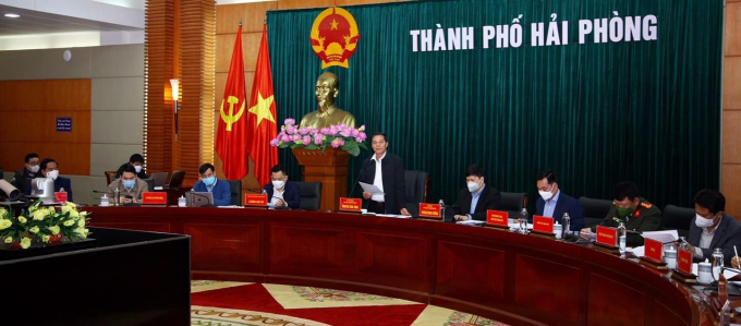 Chủ tịch UBND TP Nguyễn Văn Tùng phát biểu chỉ đạo tại cuộc họp.