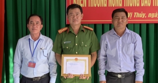 Hậu Giang: Khen thưởng nóng lực lượng Công an huyện Vị Thủy trong đấu tranh phòng, chống tội phạm ma túy