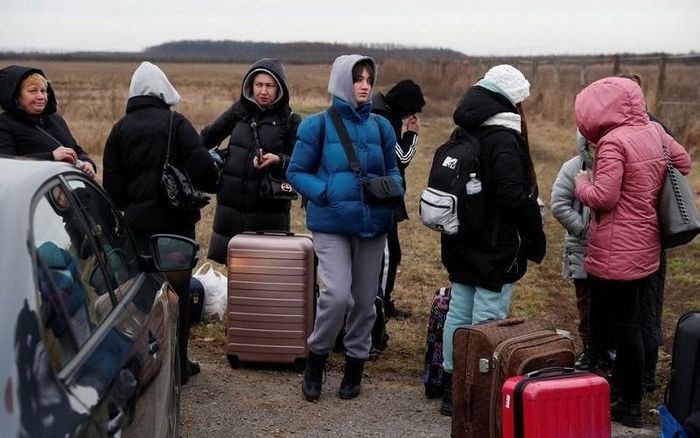 Người lánh nạn từ Ukraine tại khu vực biên giới ở Beregsurany, Hungary. Ảnh: Reuters