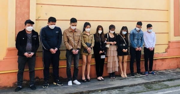 Lạng Sơn: Phát hiện nhóm nam thanh, nữ tú đang "bay lắc" ma tuý trong quán karaoke Ruyby
