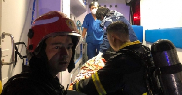 Giải cứu 3 người thoát nạn an toàn khỏi đám cháy tại Hà Nội