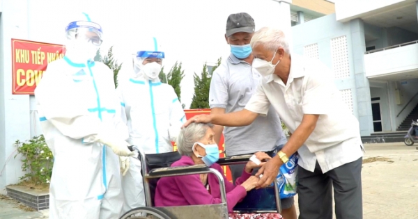 Cụ bà 102 tuổi ở Tây Ninh chiến thắng COVID-19 sau 14 ngày điều trị