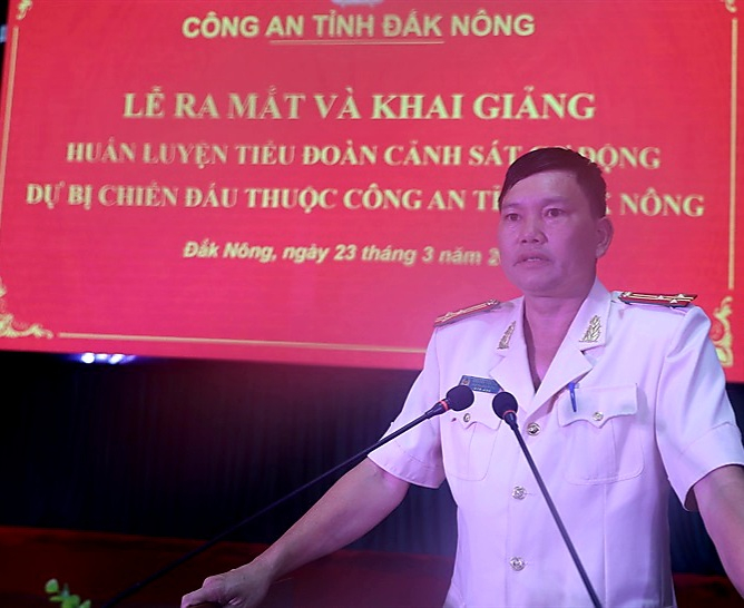 Thượng tá Nguyễn Văn Thơ -Tiểu đoàn trưởng Tiểu đoàn Cảnh sát cơ động dự bị chiến đấu phát biểu nhận nhiệm vụ. Ảnh: HL-BH