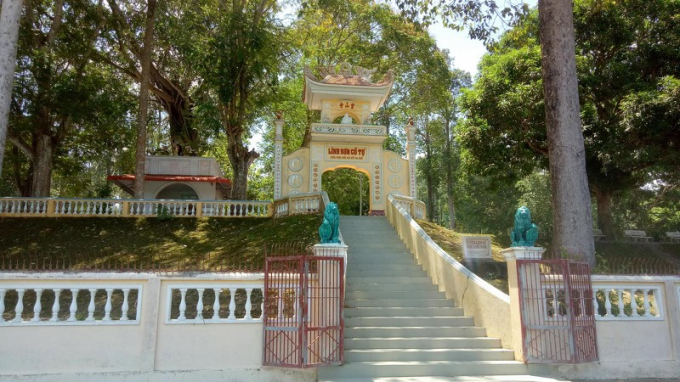 Chùa Linh Sơn được xây dựng trên nền móng của công trình kiến trúc trong văn hóa Óc Eo.