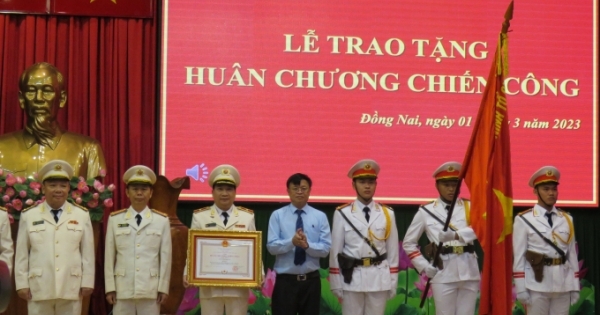 Chủ tịch nước tặng thưởng Huân chương Chiến công hạng Nhất cho Công an tỉnh Đồng Nai