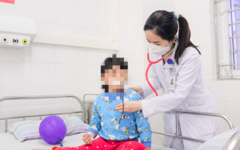 Quảng Ninh: Cứu chữa kịp thời bé gái ngộ độc thuốc chuột được tẩm vào bim bim