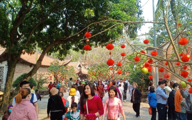 Gần 30 vạn du khách tới vãn cảnh, dự lễ hội chùa Vĩnh Nghiêm