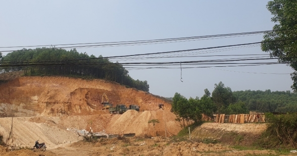 Phú Thọ: Núp bóng san gạt mặt bằng để đổ đất trái phép vào dự án khu đô thị phía Nam thị trấn Hạ Hoà