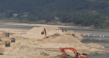 Thiếu cát, vật liệu san lấp ở miền Trung và Tây Nam Bộ