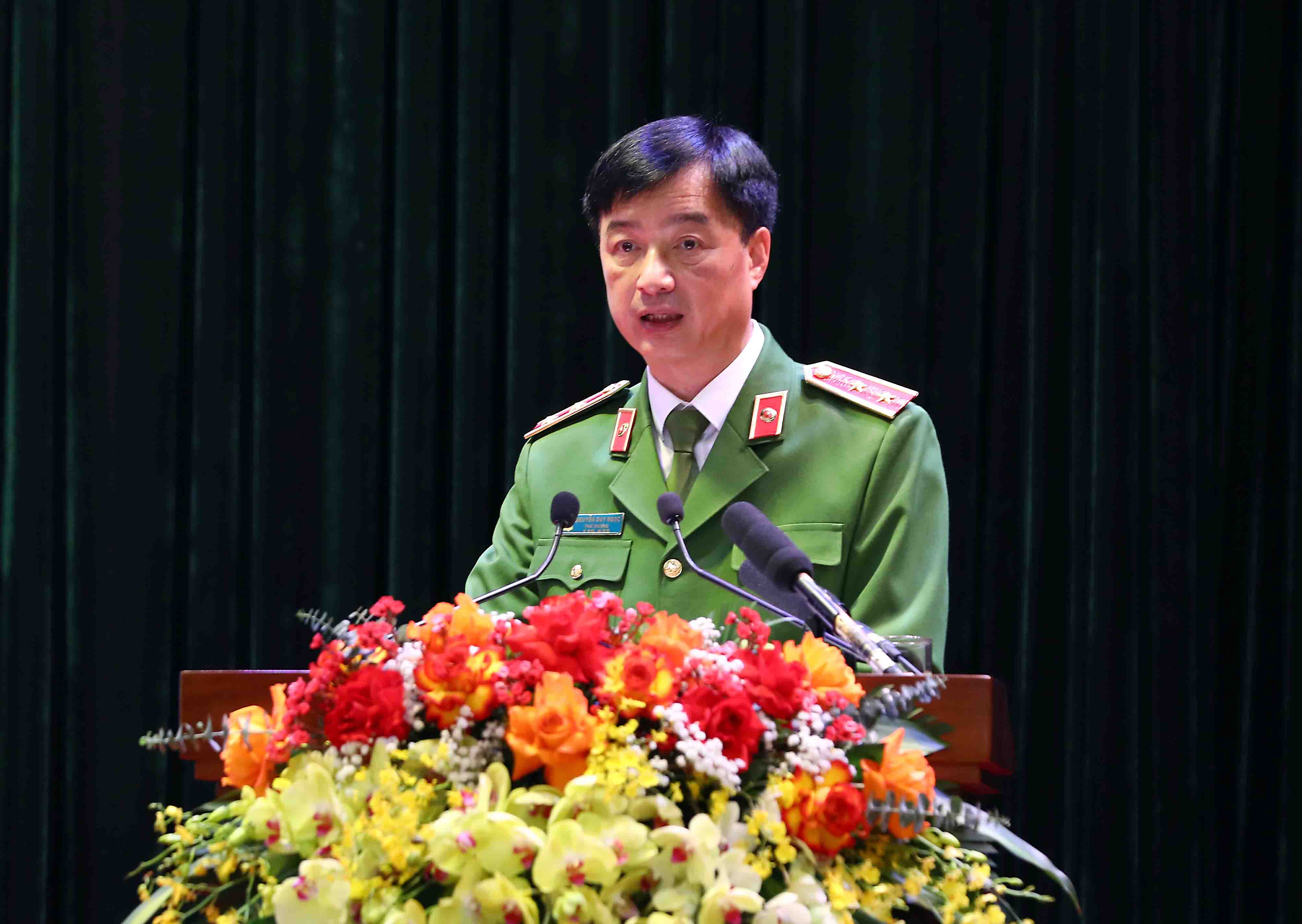 Thứ trưởng Bộ Công an Nguyễn Duy Ngọc báo cáo tình hình đấu tranh phòng chống tội phạm ma túy
