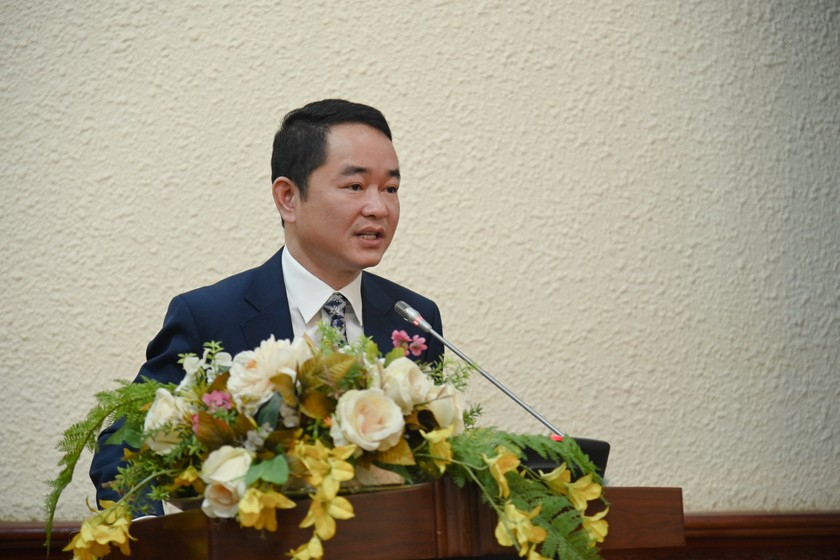 Tổng biên tập Báo Pháp luật Việt Nam Vũ Hoài Nam phát biểu nhận nhiệm vụ.