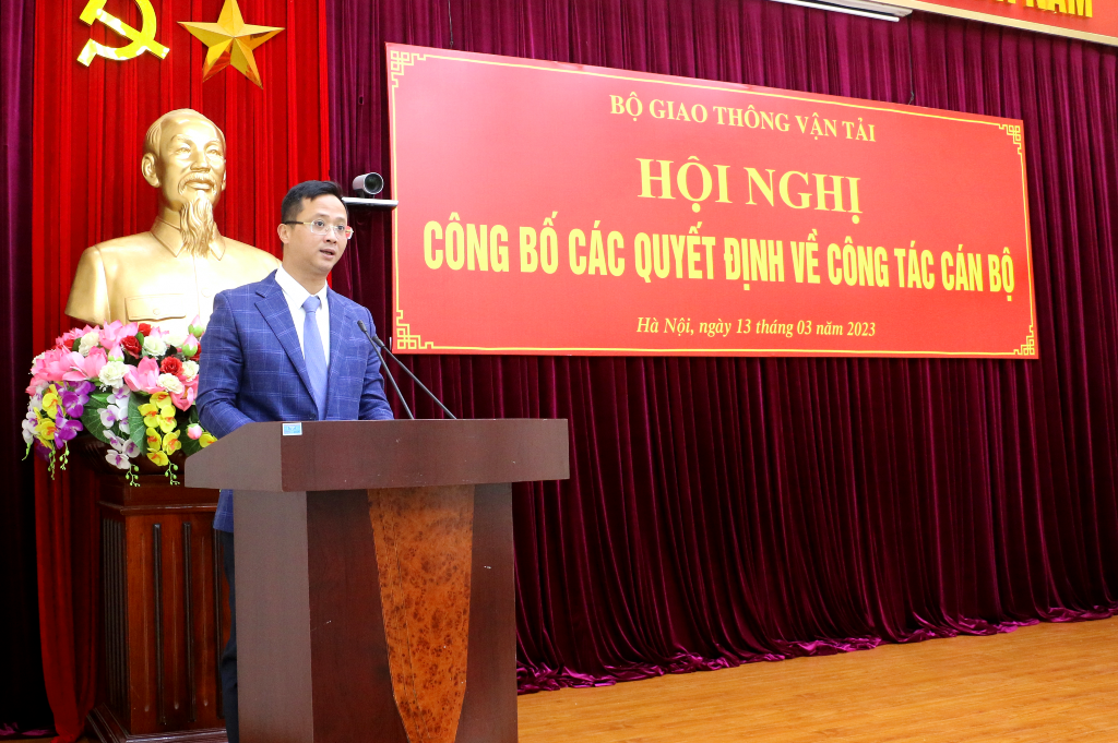 Đồng chí Uông Việt Dũng phát biểu nhận nhiệm vụ.