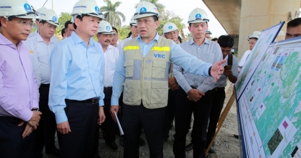 Phó Thủ tướng Trần Hồng Hà chỉ đạo “nóng” khi kiểm tra Dự án cao tốc Bến Lức - Long Thành