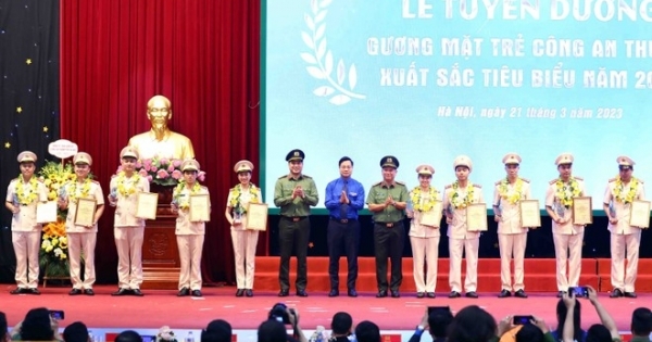Công an Hà Nội vinh danh 12 gương mặt trẻ xuất sắc tiêu biểu năm 2022